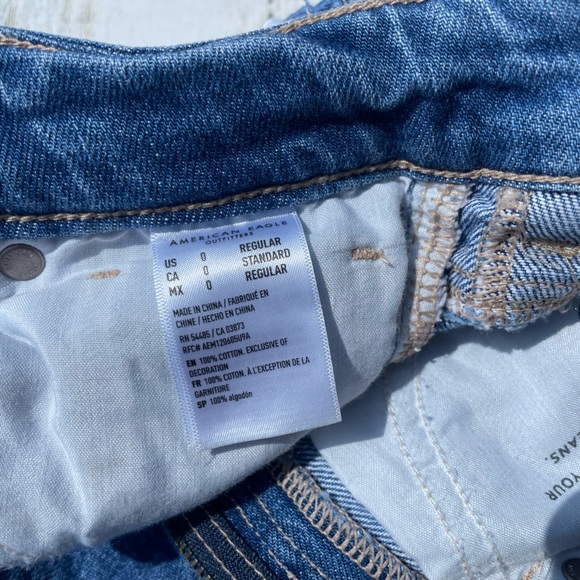 *Not for Sale* American Eagle AE Ripped Boyfriend Jeans Size: 0 - Picture 4 of 5